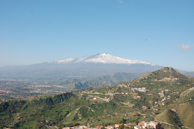 Il fuoco dellEtna. Giugno e luglio 2008 alla Valle del Bove